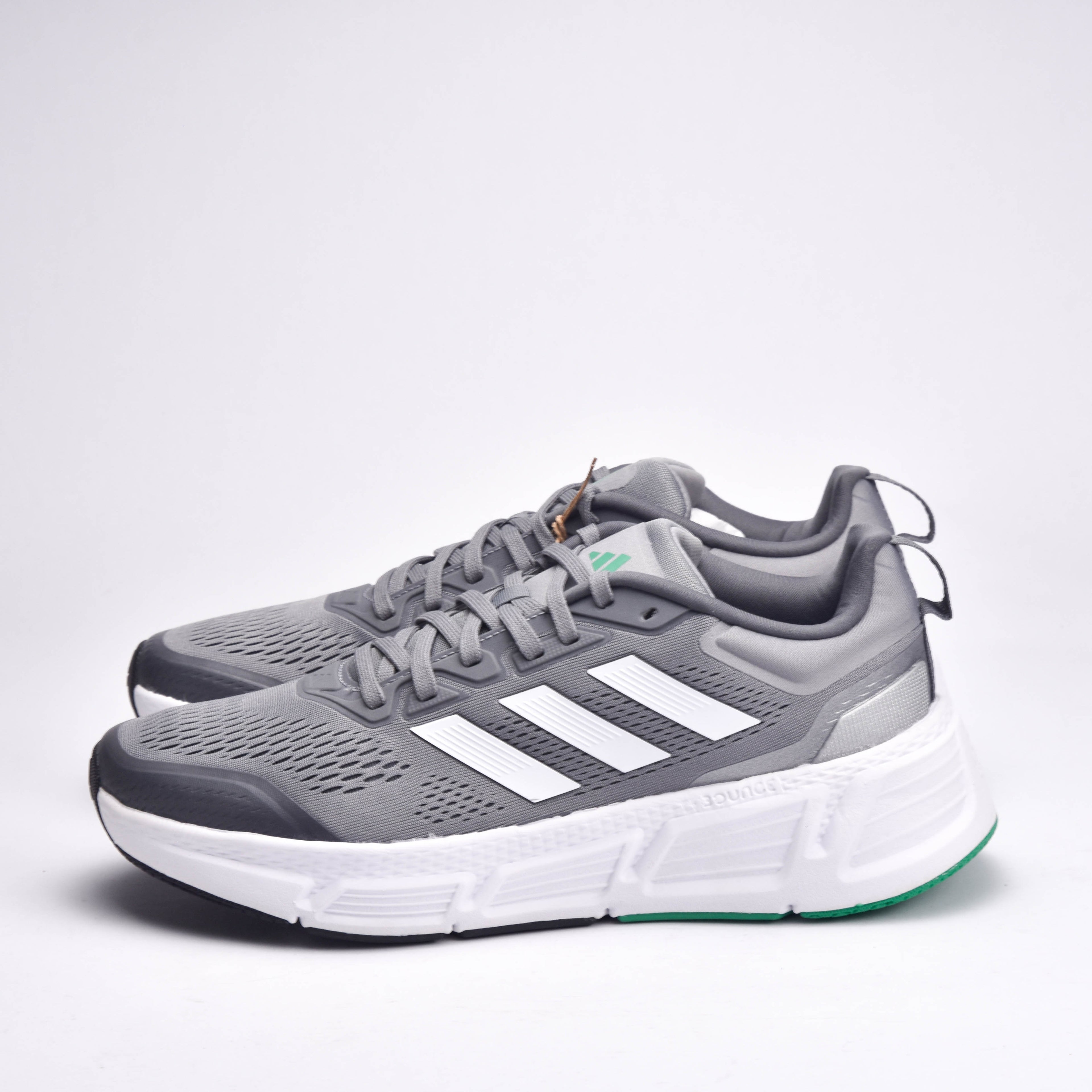 ADIDAS QUESTAR